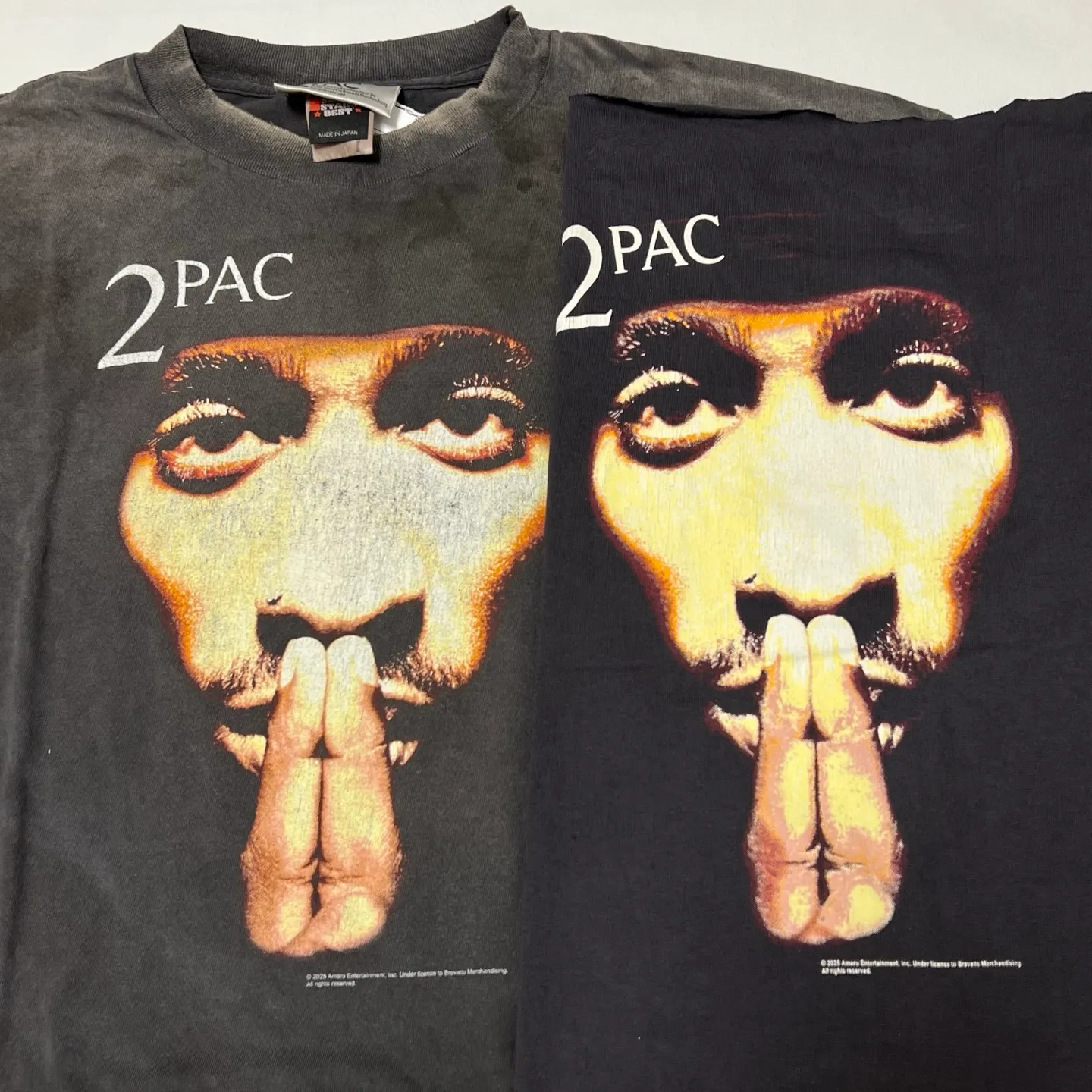 Printing proofing SAINT Mxxxxxx × 2PAC 2PC_SS TEE/2PAC/BLK 2PAC co-branded model 2PAC character TEE washed black S-XL A blockbuster co-branded project by the legendary hip-hop artist 2PAC The printing part refers to the iconic graphics on the cover of 2PAC's albums "R U Still Down" and "Shakur" The entire garment is re-washed and distressed/hole-processed Printing cracked effect New Vintage ceiling 2PAC fans must deposit money